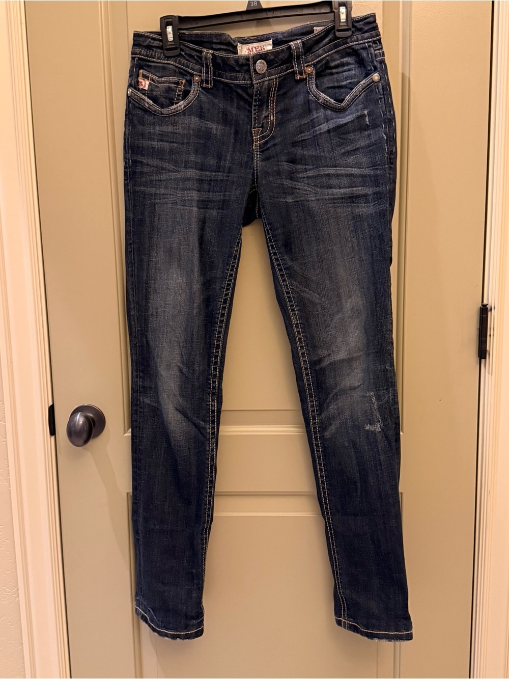 MEK Women's Dark Indigo Skinny Jeans. Size 30/34